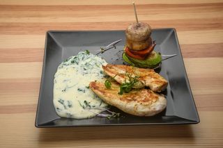 Pileći file u sosu od spanača