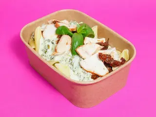 Szpinakowy z kurczakiem (550g)