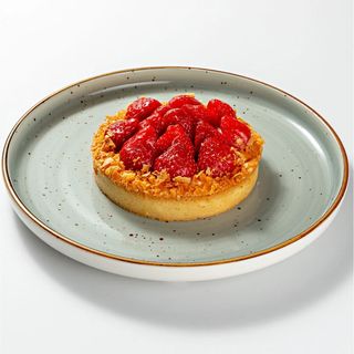 Тарталетка с клубникой