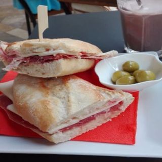 Sándwich de york y queso