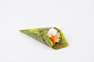 142. Salmon cream cheese temaki