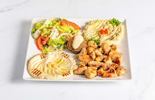 Combinado xix tawuk con ensalada (sin gluten/halal) - مشكل شيش طاووق