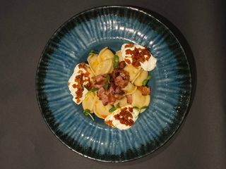 * Вареники з картоплею, беконом та вяленими томатами