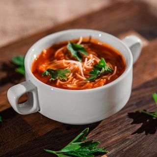 Zupa pomidorowa z makaronem