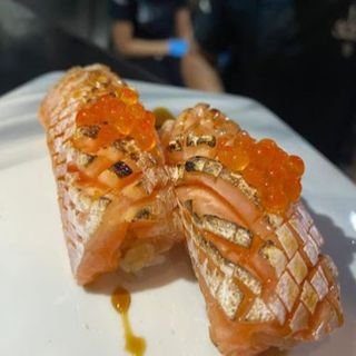 Nigiri Flambeado Salmón Lima Teriyaki