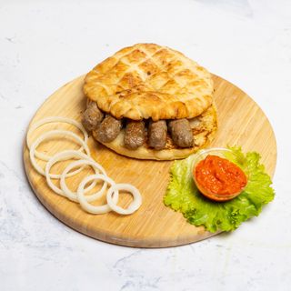 Ćevapi u lepinji - mala porcija