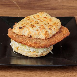 Bečka šnicla 200g + Pomfrit 200g