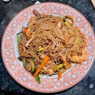 Fideos Chinos Fritos Con Tres Delicias