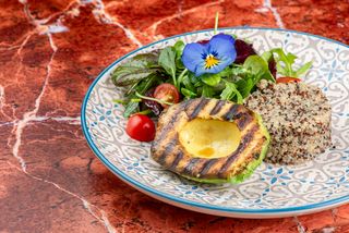 Легкий салат з авокадо-гриль та кіноа (280г)