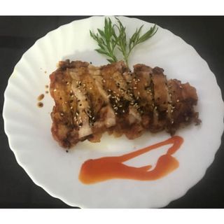 37. Muslo de pollo frito crujiente