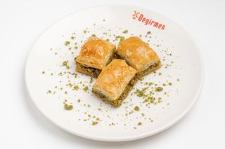 Баклава с орехом