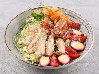 Цезар з куркою та беконом (255g)