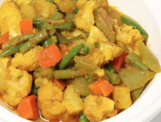 Plato De Verduras Mixtas Karahi