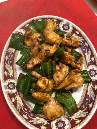 Pollo con piminetos verdes