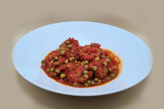 Polpette al pomodoro e piselli*