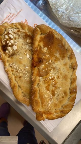 Empanada Pan De Atún Con Tomate
