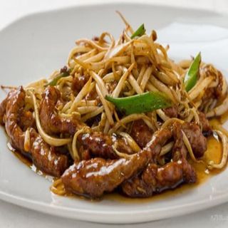 Ternera Con Brotes De Soja