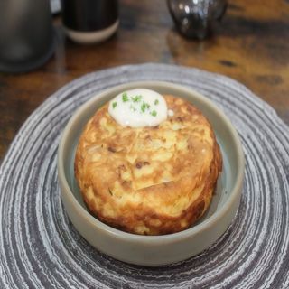 Tortilla de patatas trufada (ración)