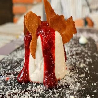 Panna Cotta De Fruits Vermells Amb Cruixent De Cacau Casolà