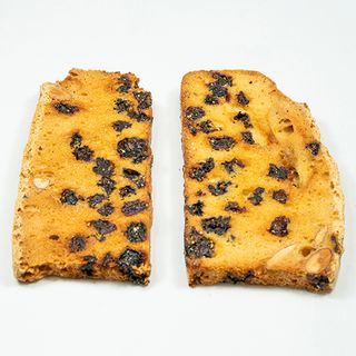 Паксимади с бадеми и стафиди