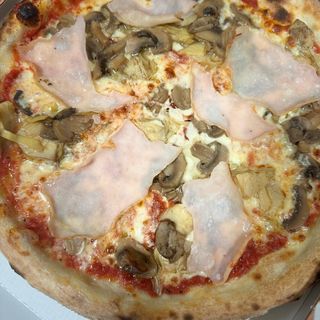 Pizza capricciosa