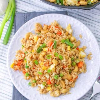 Cashew Nut Fried Rice with Chicken and Capsicums