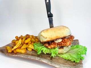 Бургер Войводско пиле (450г)