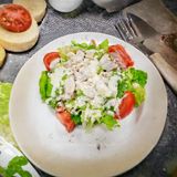 Салата Цезар с пиле или риба тон (400г)