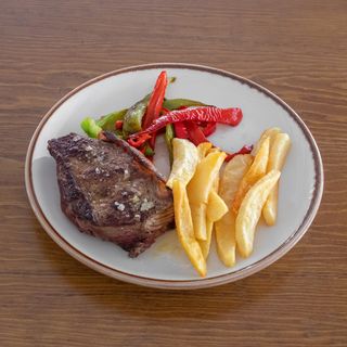 Cachopo De Ternera Relleno De Jamón, Pimientos Y Queso