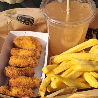 Zestaw: Nuggets + Małe Frytki + Lemoniada