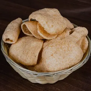 1. Crackers Picantes de Gambas  Spicy Prawn Crackers with Sweet Chilli Sauce