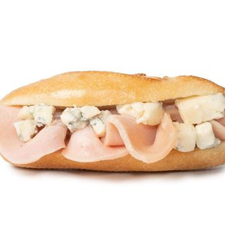 33. Lomo al ajillo y queso gorgonzola