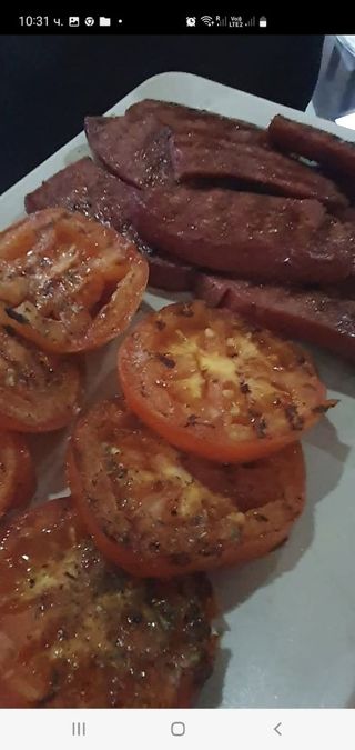 Турски суджук на скара с гарнитура (Домати на скара)