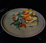 Toast con avocado e gamberi