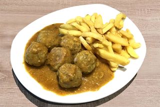 Albóndigas En Salsa De Almendras