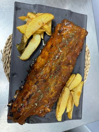 Costillar con salsa barbacoa