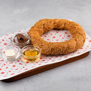 Симит с нутелой, медом и маслом