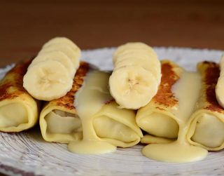 Блин со сгущенкой и бананом