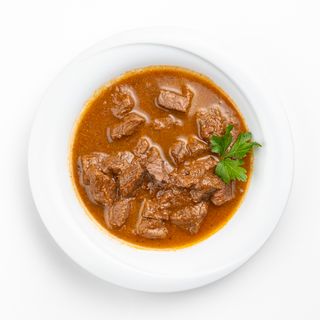 Juneći gulaš i pire/pasta