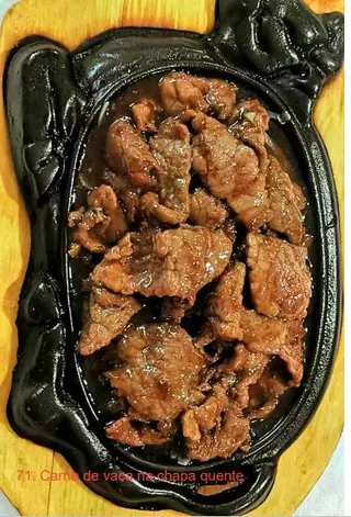 Carne de Vaca com Alhos na Chapa Quente