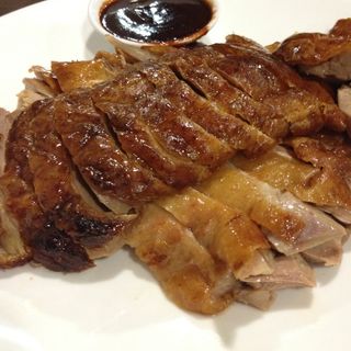 Pato a la plancha (junto a salsa marisco)