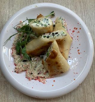 Млинці з ніжним лососем та шпинатом (210 г)