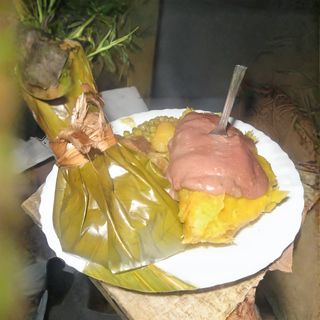 All food with plain groundnuts luwombo