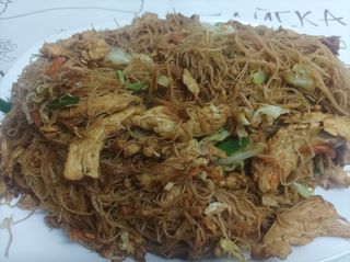 38. Ми-Фен с пилешко месо (600гр)