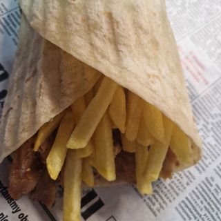  Tortilla kebab z frytkami
