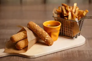 Meniu Cheese Fingers cu Cartofi Prajiti