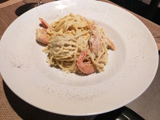 Gnocchi cacio pepe gamberi e lime