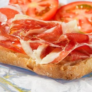 Cafe con leche + Tostada personalizada