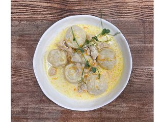 У сметані з куркою (260g)