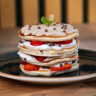 Американска палачинка Буено с пресни ягоди (280г)